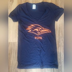 Women's sz med Pink Victoria Secret tee shirt